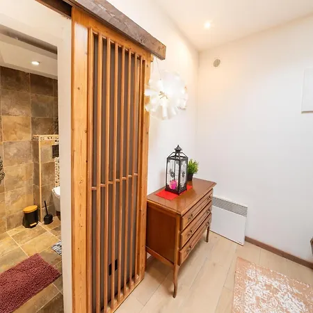 Charming Family In (adults Only) Feriehus Esneux