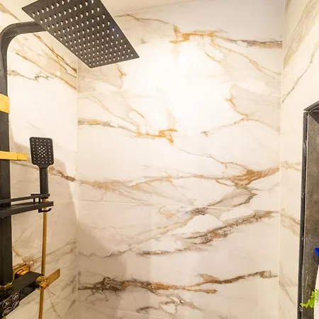 Feriehus Charming Family In (adults Only)