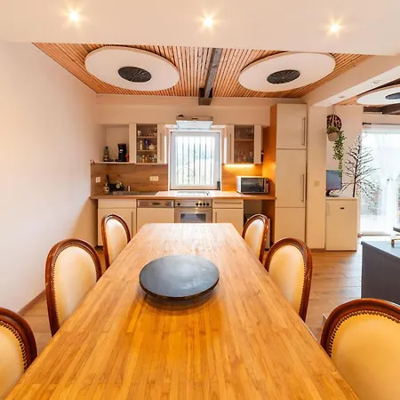 Charming Family In (adults Only) Feriehus *